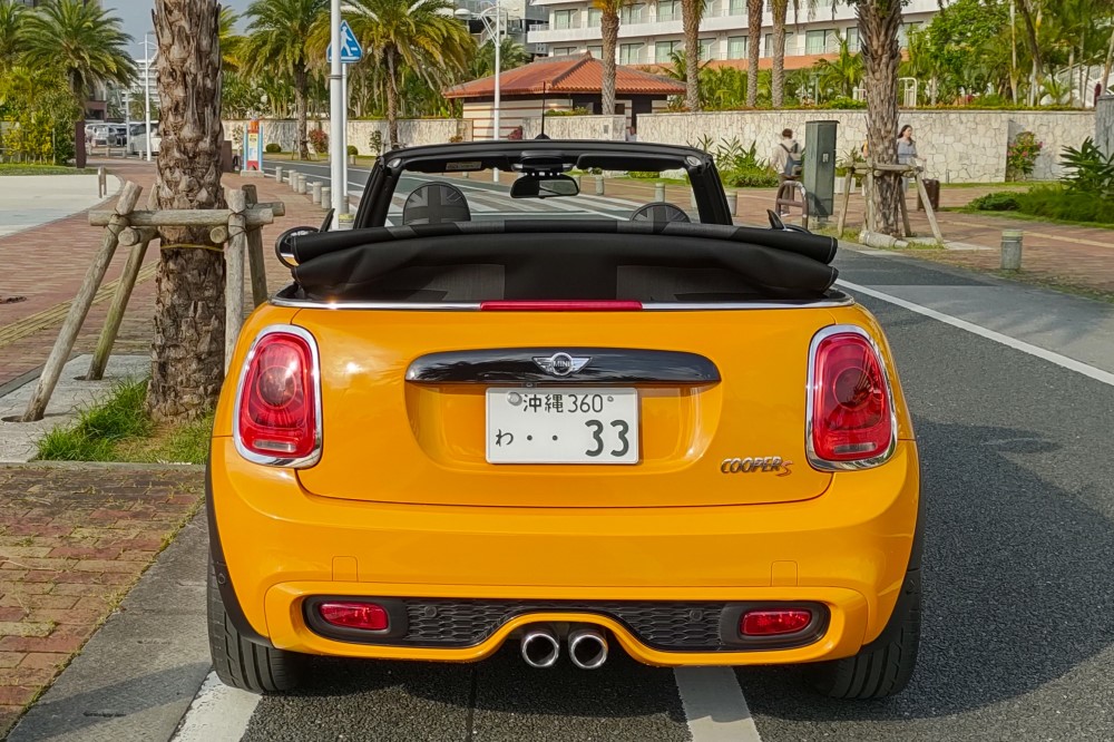 ミニクーパー S 2000㏄ (オープン) MINI Cooper S Convertibleオレンジ