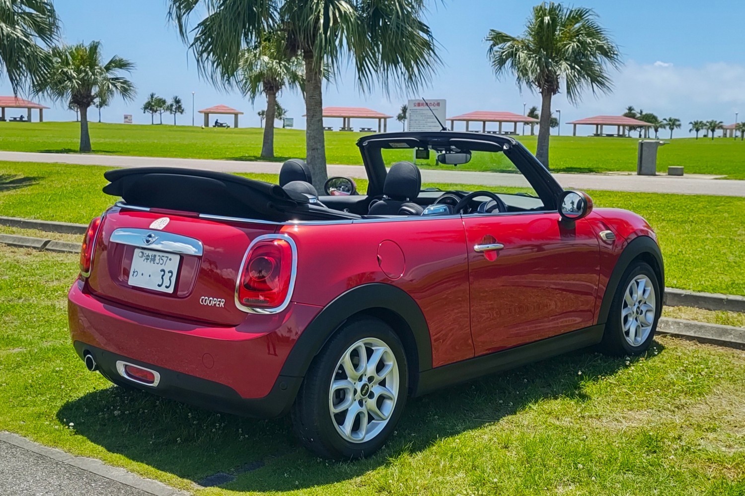ミニクーパー 1500㏄ (オープン) MINI Cooper Convertible 赤 | 沖縄の